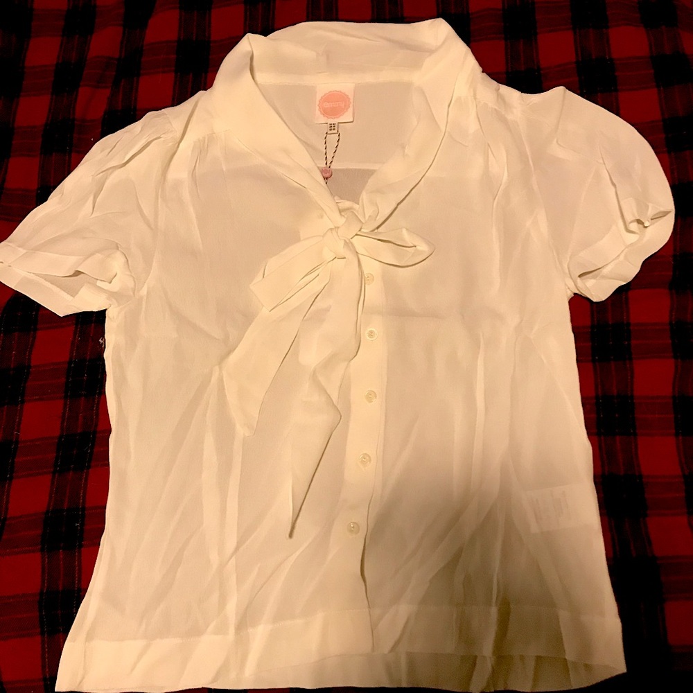 Sassy Secretary blouse in white